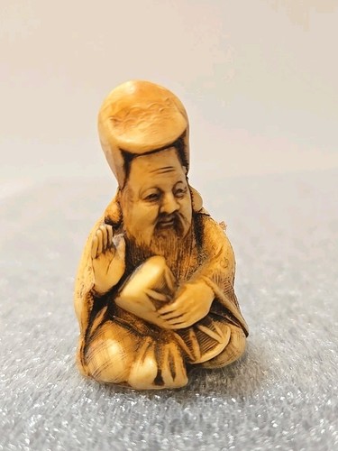 Netsuke Japanese Detailed Carved Resin Sitting god of Wisdom Figure - Picture 6 of 8