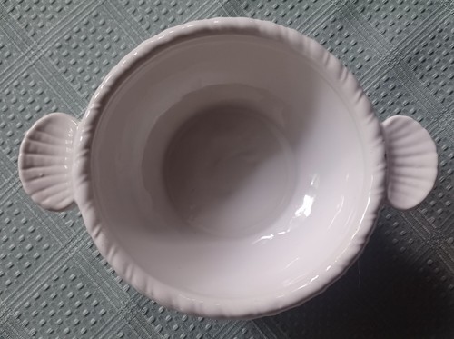 Nantucket Home Basketweave Design Shell Handled Bowl With Lid White Ceramic - Picture 4 of 11