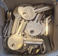 Box of 50 JMA U-4D Universal Cylinder Key Blanks – High-Quality Uncut Keys