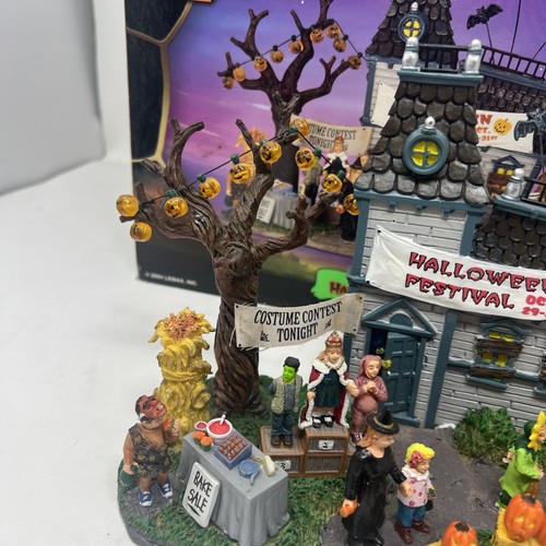 Lemax Spooky Town HALLOWEEN FESTIVAL Village Scene 2004 Retired CIB Complete Box - Picture 2 of 17