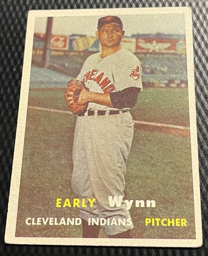 1957 Topps Early Wynn Indians Card #40 Mid-Grade Condition Centered, No Creases - Picture 1 of 3