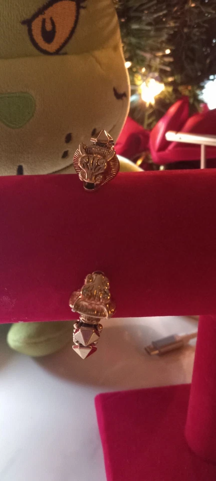 Brazalete Stella & Dot Artemisa Doble Cabeza de León Gunmetal Tono Dorado Brazalete Raro Foto 2 de 4