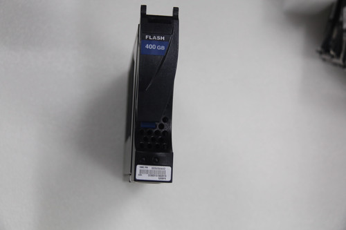 005050442 EMC VMAX 10K 400GB SSD/EFD 6Gbps SAS 3.5" hard drive - Picture 1 of 2