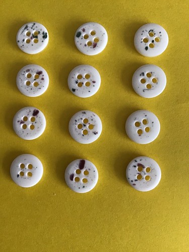 12 VTG Mother Of Pearl/Natural 4-Hole Sew Through Buttons~Excellent Condition - Picture 2 of 2