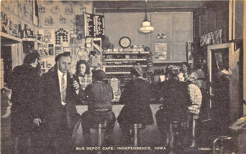 Independence IA Bus Depot Cafe Interior Postcard - Picture 1 of 2