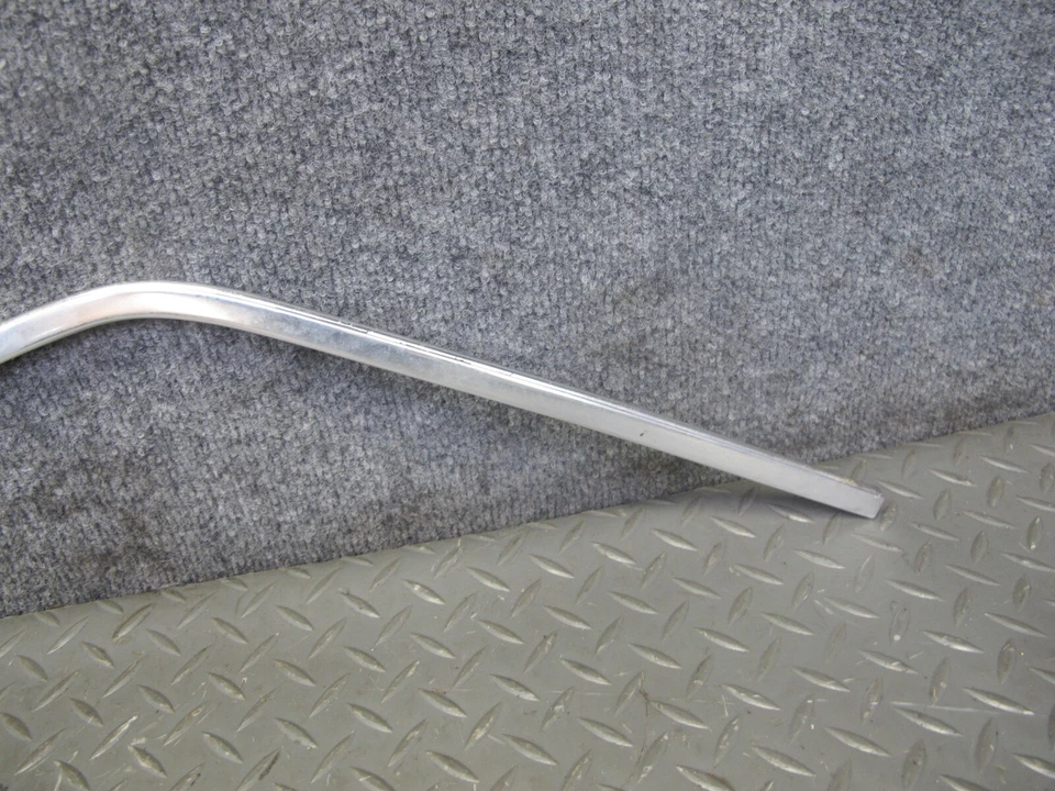 75-85 MERCEDES W123 PUERTA DELANTERA DERECHA CROMO MOLDURA CUBIERTA JUEGO OEM Foto 4 de 4