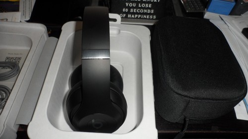 Beats by Dr. Dre - Beats Studio Pro Wireless Noise Cancelling Over-the-Ear Headp - Picture 7 of 17