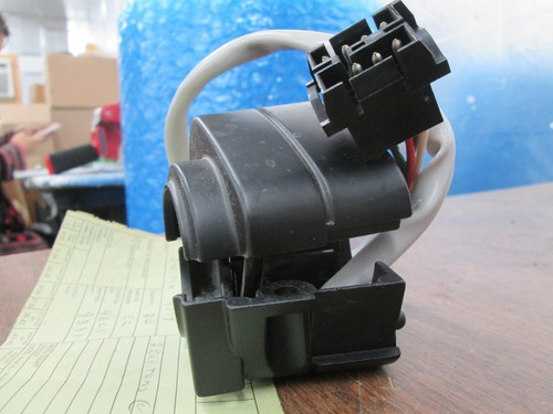Right Hand Engine Kill Switch Turn Signal Control Fits: Harley Davidson 70279-82 - 第 6/10 張圖片
