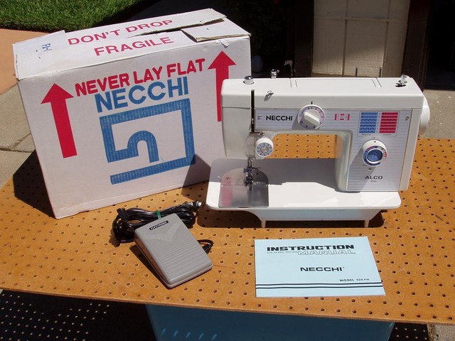 Vintage Necchi 524 FB 524FB Zig-zag Sewing Machine Heavy Duty Metal