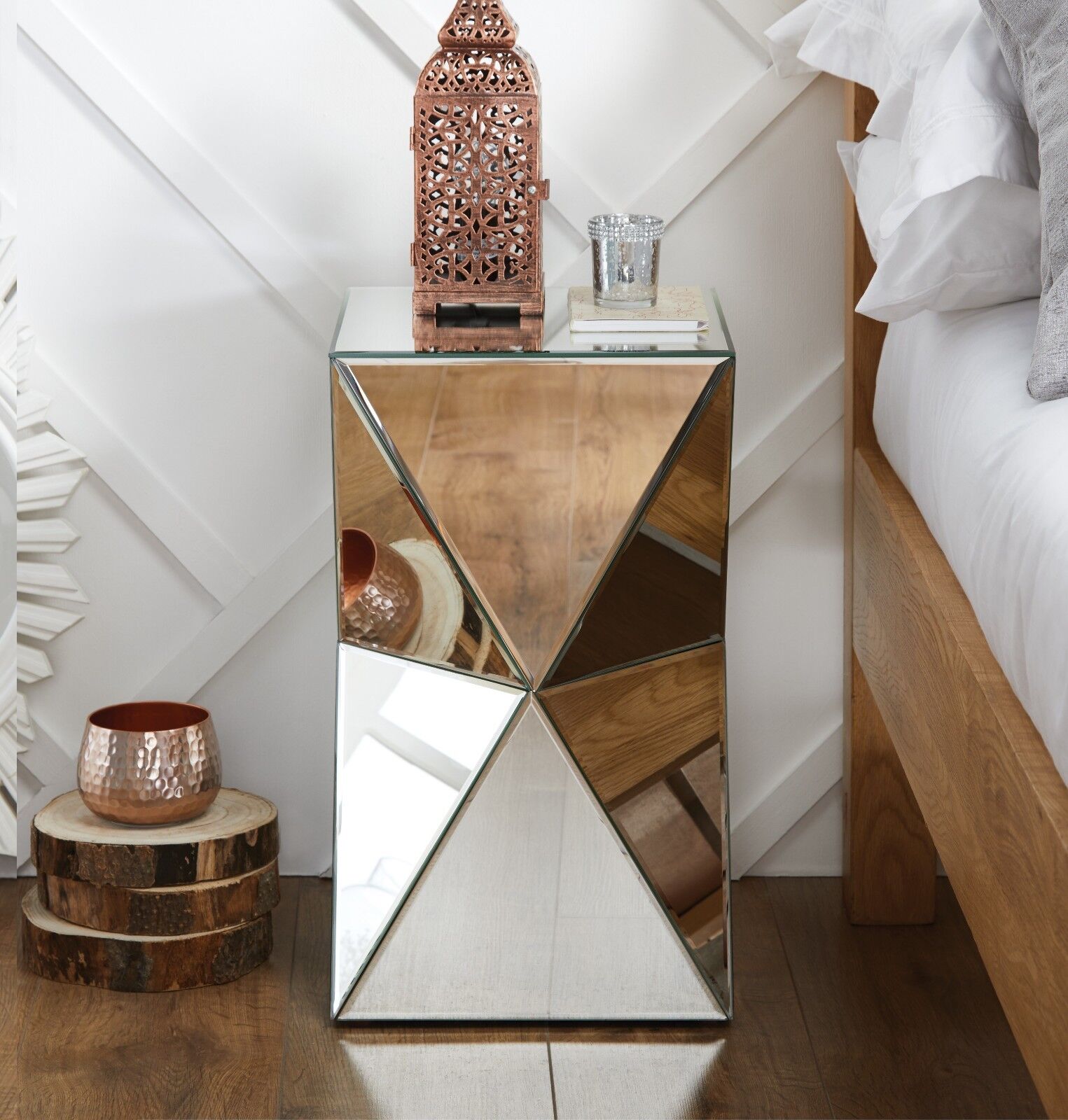 Details about DIAMOND Mirrored Mirror Bedside Bed Side Coffee Table Stand Living Room Bedroom Details about DIAMOND Mirrored Mirror Bedside Bed Side Coffee Table Stand Living Room Bedroom