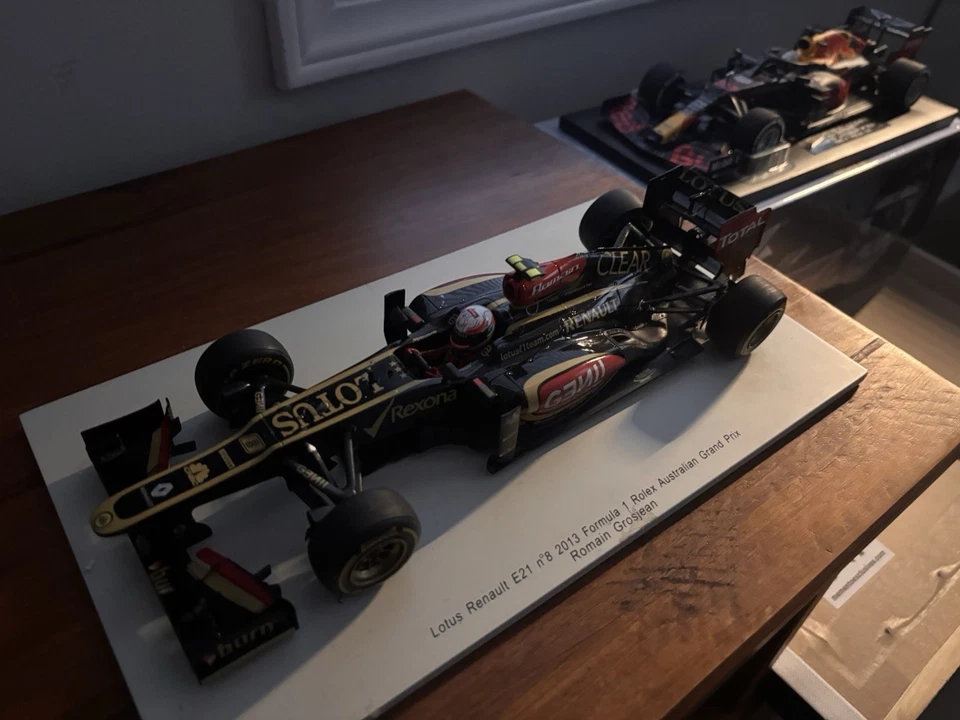 Formula 1 Spark 1:18 2013 Lotus E21 Romain Grosjean (read Description) - Image 2 of 3
