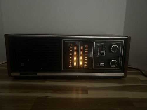 Panasonic RE-7371 Solid State AM FM Table Top Radio Wood Case - Picture 7 of 9
