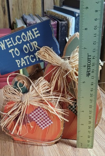 Willkommen zu unserem Aufnäher Herbst Halloween Holz Kürbisse mautbemalt rustikal Deko - Bild 5 von 6