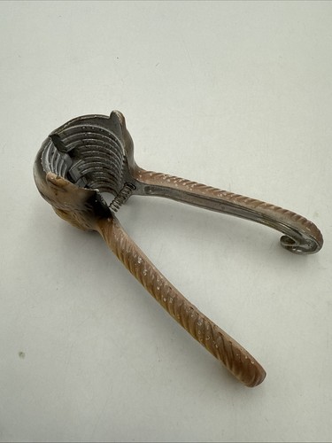 Vintage Squirrel Nut Cracker Cast Aluminum Painted Chipmunk W/ Nut Animal VGUC - Picture 16 of 21