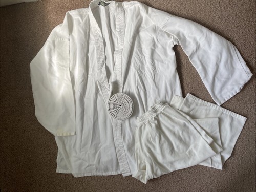 Century Karate Uniform, Jacke, Hose und Gürtel Größe 5 weiß (gebraucht)