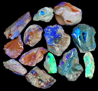 Pepita opale nero 121 ct naturale australiano Lightning Ridge sfaccettatura grezza BPYA1