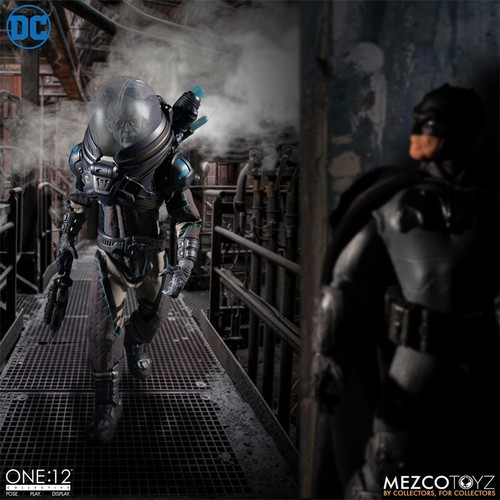 Mezco Toyz DC MR.FREEZE 1/12th Collectibles Action Figure New In Stock - Picture 9 of 11