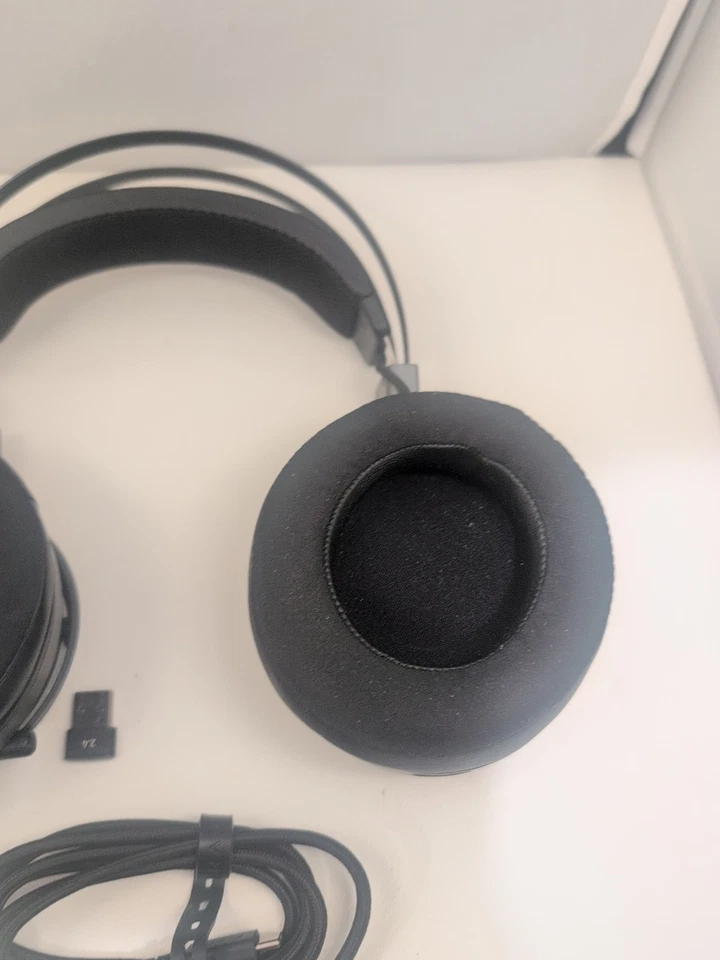 Auriculares para juegos Razer Nari Ultimate Wireless 7.1 sonido envolvente con dongle probado Foto 4 de 4