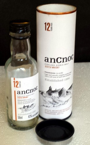 anCnoc Highland Sgl Malt Whisky 12 Yrs Old EMPTY MINI BOTTLE W/Gift Box - Picture 2 of 2