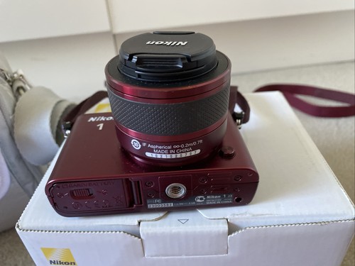 Nikon 1 J3 Digital Camera - Red w/ VR 10-30mm Lens w Box Plus Accessories As Pic - Picture 7 of 8