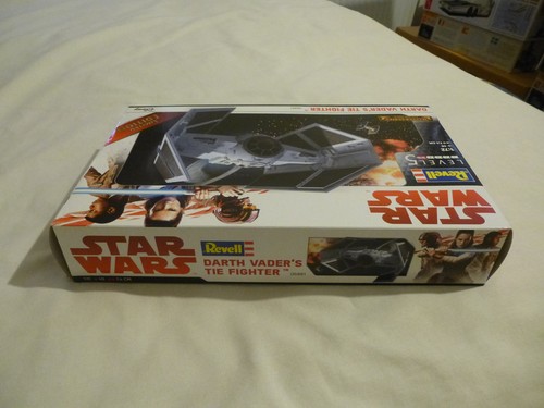Revell 1:72 Darth Vaders Tie Fighter (Master Series) - Picture 4 of 7