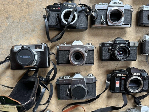 20 Vtg Rare Film SLR Camera Bodies Konica Minolta Yashica Kodak Polaroid Pentax+ - Picture 3 of 19