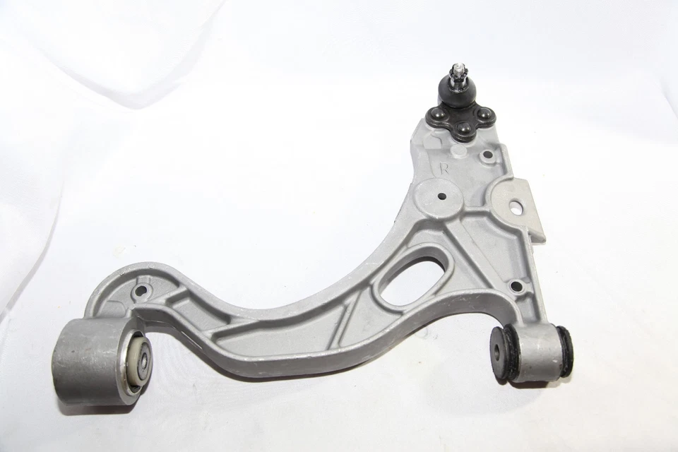 Brazos de control inferiores delanteros diestros del lado del pasajero PLATEADOS para 98-05 Buick Park Avenue Foto 2 de 4