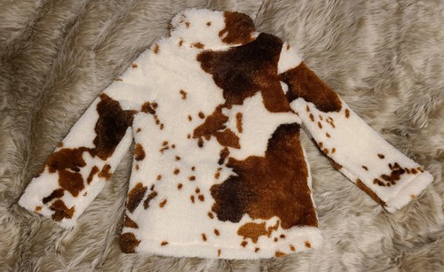 Little girl's Cow Print Sherpa Pullover New Without Tags - Picture 2 of 4