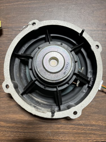 2017-2020 HYUNDAI ELANTRA FRONT OR REAR DOOR SPEAKER # 96330-F2000 L27 - Picture 3 of 4