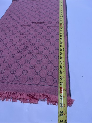 Sciarpa Gucci rosa e grigia jacquard logo GG bicolore lana sciarpa donna - Foto 9 di 11