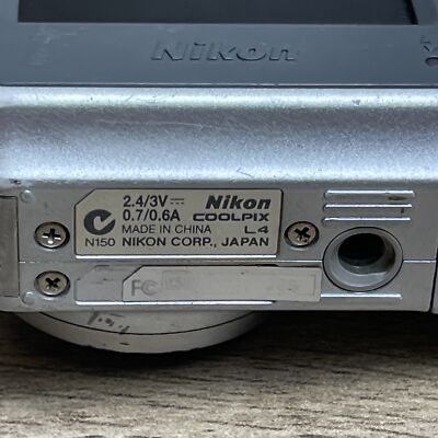 Nikon Coolpix L4 Silver 4MP 2″ LCD Screen 3x Optical Zoom