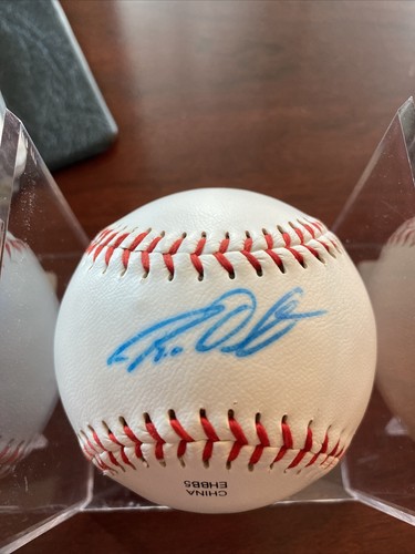 Roy Oswalt Autographed Rawlings OML Baseball - Witnessed - Picture 1 of 4