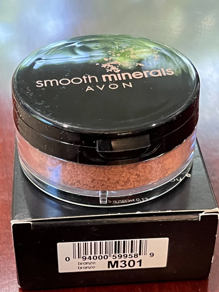 NEW - AVON Smooth Minerals Powder Foundation - Bronze M301 - SEALED w BOX - Image 3 of 4