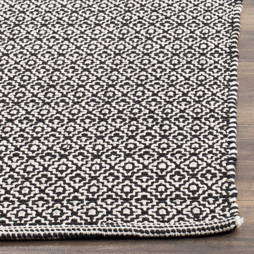 SAFAVIEH Montauk MTK717D Handwoven Ivory / Black Rug - Picture 7 of 17