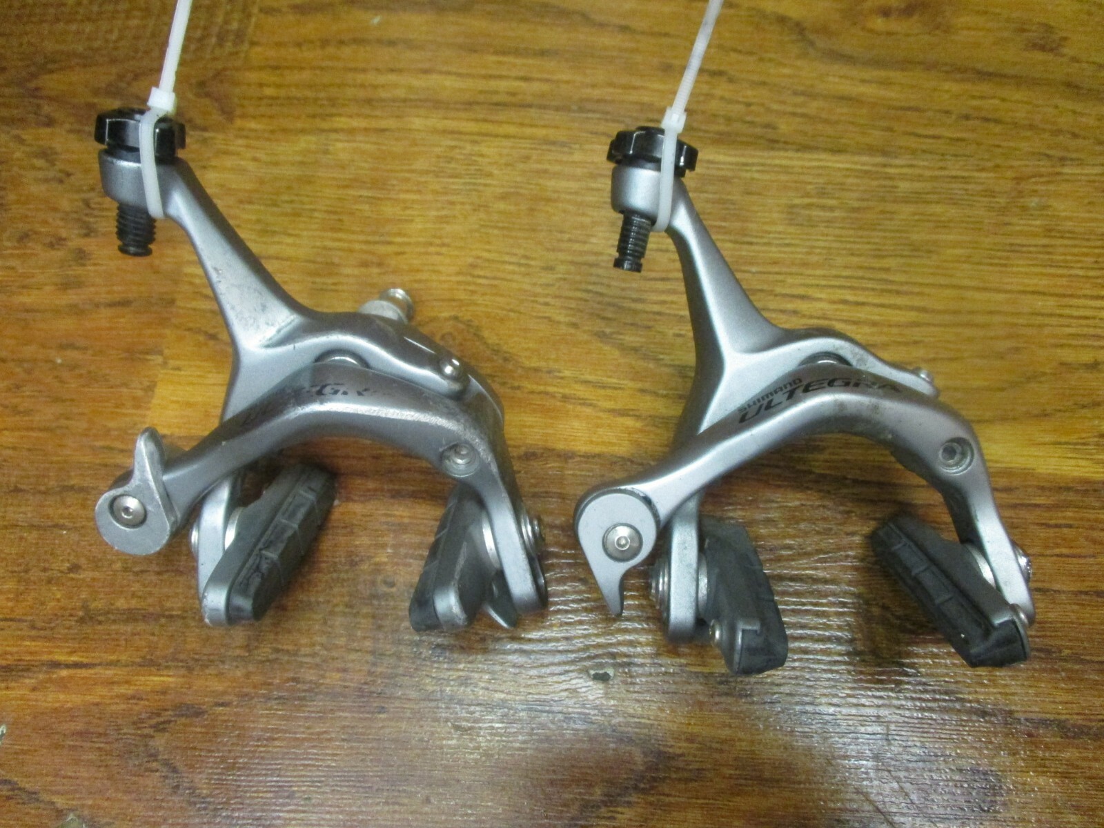 SHIMANO ULTEGRA BR-6700 BRAKE CALIPER SET SHIMANO ULTEGRA BR-6700 BRAKE CALIPER SET