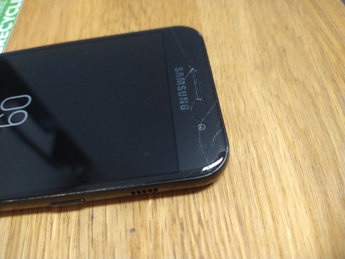 Samsung Galaxy A3 SM-A320FL 16 GB - nero (sbloccato) Android (touchscreen rotto) - Foto 6 di 12