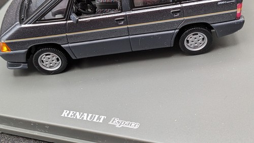 Universal Hobbies 1:43 - Renault Espace I (1984 2000-1) - Picture 9 of 18
