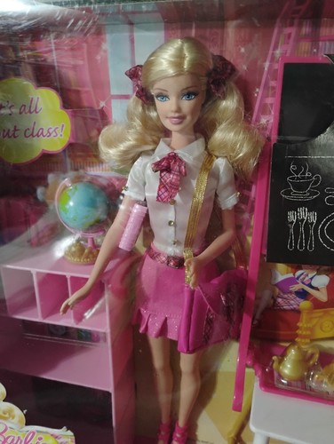 Muñeca Barbie Princesa Charm School Blair 2010 nueva - Imagen 4 de 12
