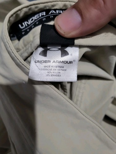 Under Armour Performance einfarbige khakifarbene Bermudashorts Damengröße 8 - Bild 12 von 13