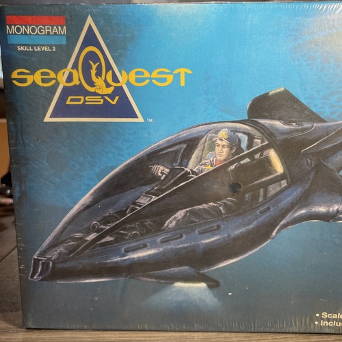 Monogram 1994- SeaQuest DSV Stinger Vehicle 1/20 Scale Model Kit - Picture 2 of 6