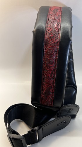 Guitar Strap Thick Padded Leather Adjustable  Black With Red Design NWOT - Picture 4 of 9