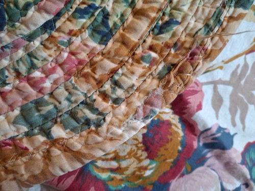 Croscill Nelson De Colección 5 Piezas (3 Almohadas + Alfombra + Mantel) Floral Shabby Peonía🎁 - Imagen 10 de 24