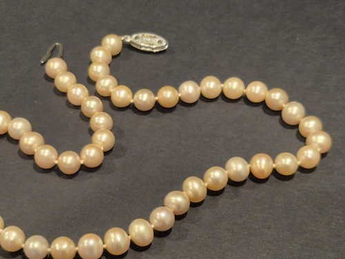 44cm Cultured Pearl Necklace Sterling Silver Catch Fabulous Condition Multicolou - Picture 8 of 14