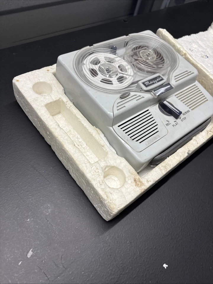 Grabadora de Cinta Mayfair 4 Transistores Modelo TR - 65 En Caja Original Hecha en JAPÓN Foto 4 de 4