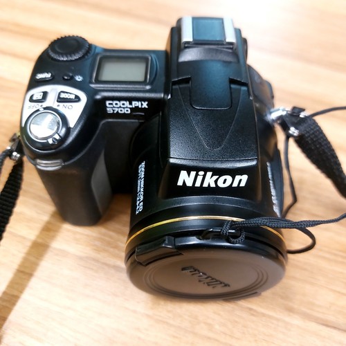 NIKON COOLPIX E5700 5.0 MP 8x Zoom 8.9-71.2mm 1:2.8-4.2 Digital Bridge Camera - Picture 1 of 11