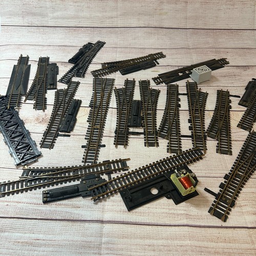 Vintage Bachmann & Others HO Steel LOT of 98 Pcs of Train Track + Msc. pieces - Picture 2 of 5