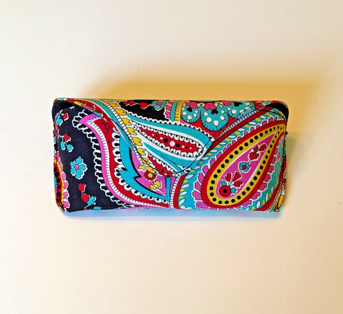 Vera Bradley Paisley Stoff Brillenetui schwarz helle Farbe magnetisch Hartschale - Bild 4 von 7