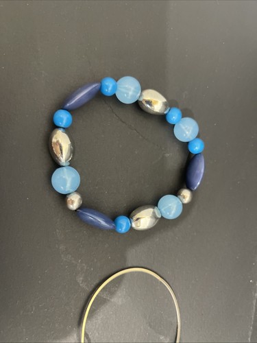 Konvolut 8 verschiedene Armbänder Clutch Perlen Anhänger - Bild 8 von 10