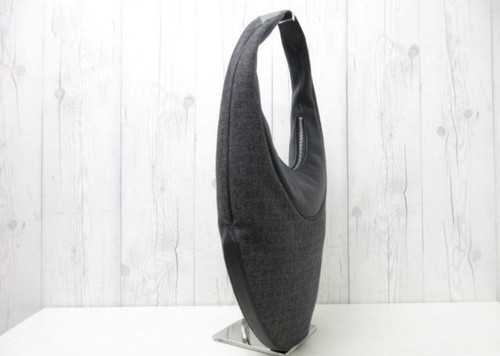 Bolso de hombro BVLGARI Ascot Logomania cuero lona negro para mujer de Japón - Imagen 4 de 24