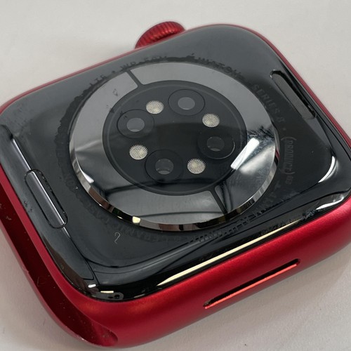 Apple Watch (Series 8) 41mm (PRODUCT)RED Aluminum (LTE) w/ Solo Loop - Scratches - Picture 7 of 9